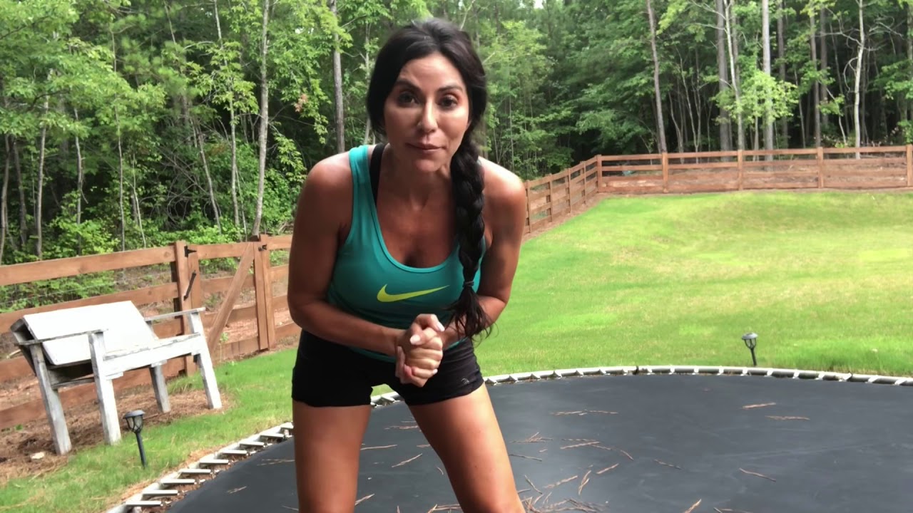 Outdoor trampoline workout #FitnessFriday