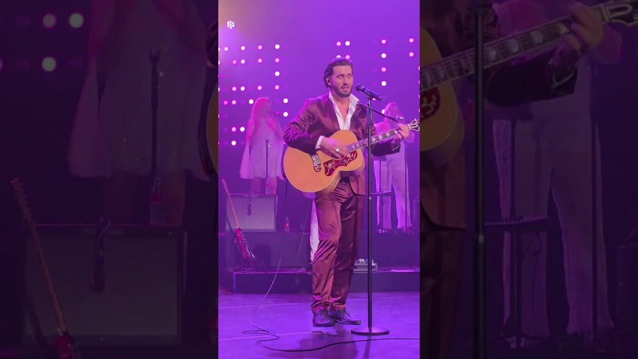 Bouke singing Queen, Bouke rocks Elvis show in Tilburg 6/2/26 #boukescholten #elvis #livemusic 