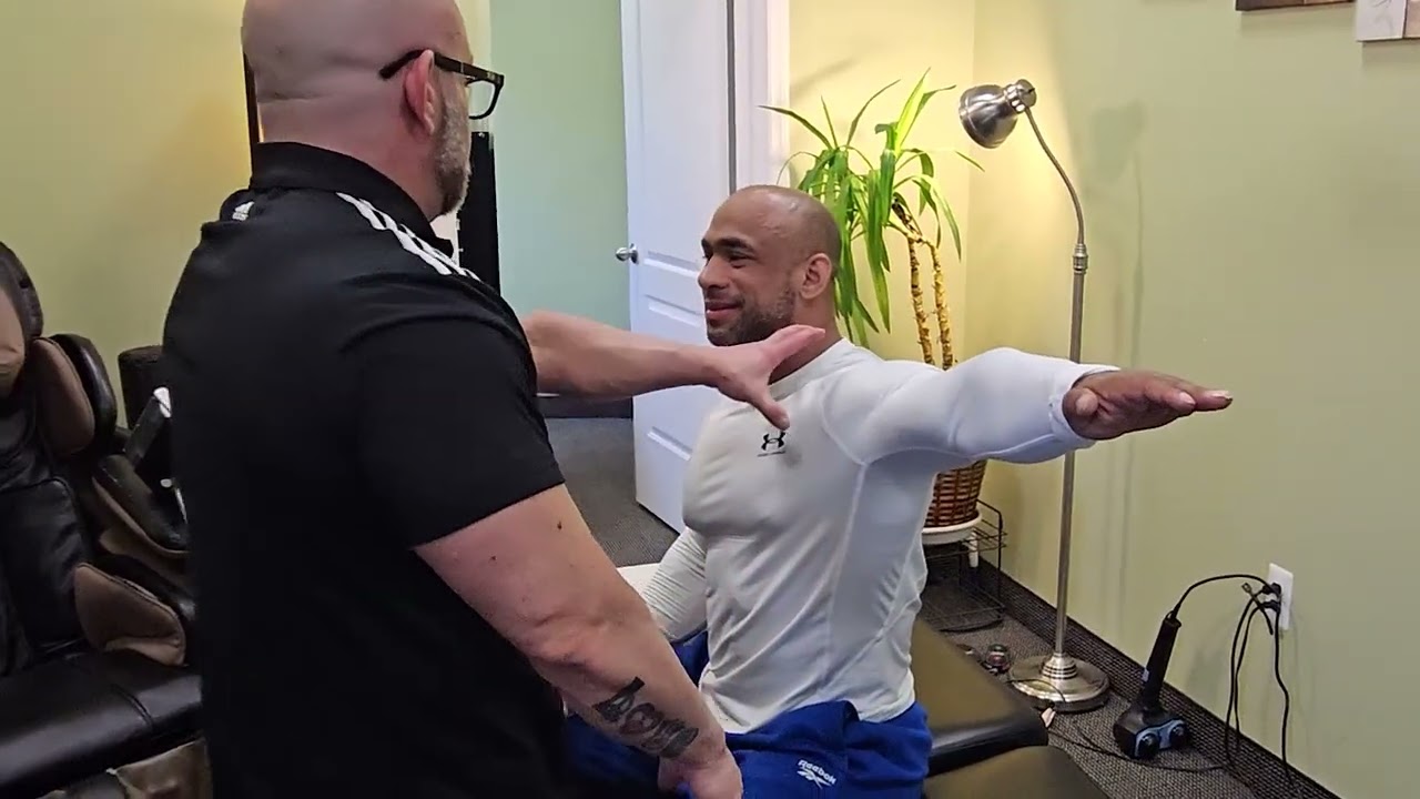 Pro Bodybuilder Ivan gets un-stuck with the Ring Dinger® and Guru Chiropractor