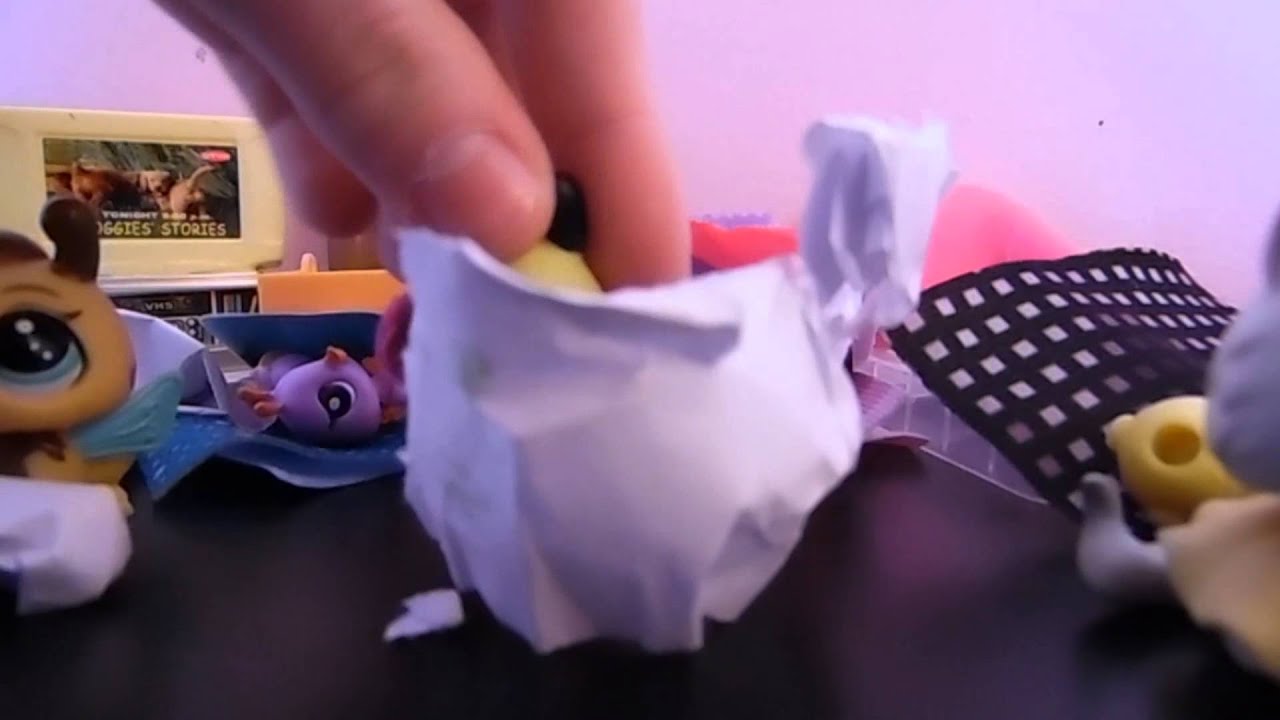 Littlest Pet Shop: Madison Exclusive Clip Opening Presents On Christmas Day!