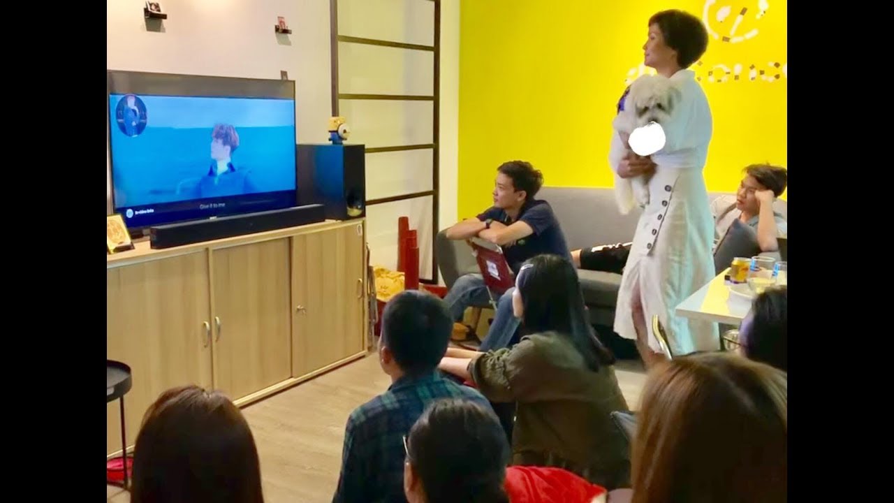 H'Hen Niê  Reaction  HÃY TRAO CHO ANH  SƠN TÙNG MTP