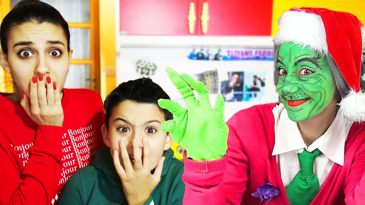SCARY TEACHER CREDE DI ESSERE IL GRINCH!! - 3 MARKER CHALLENGE *Mega Dinos Vs Raptors Edition*