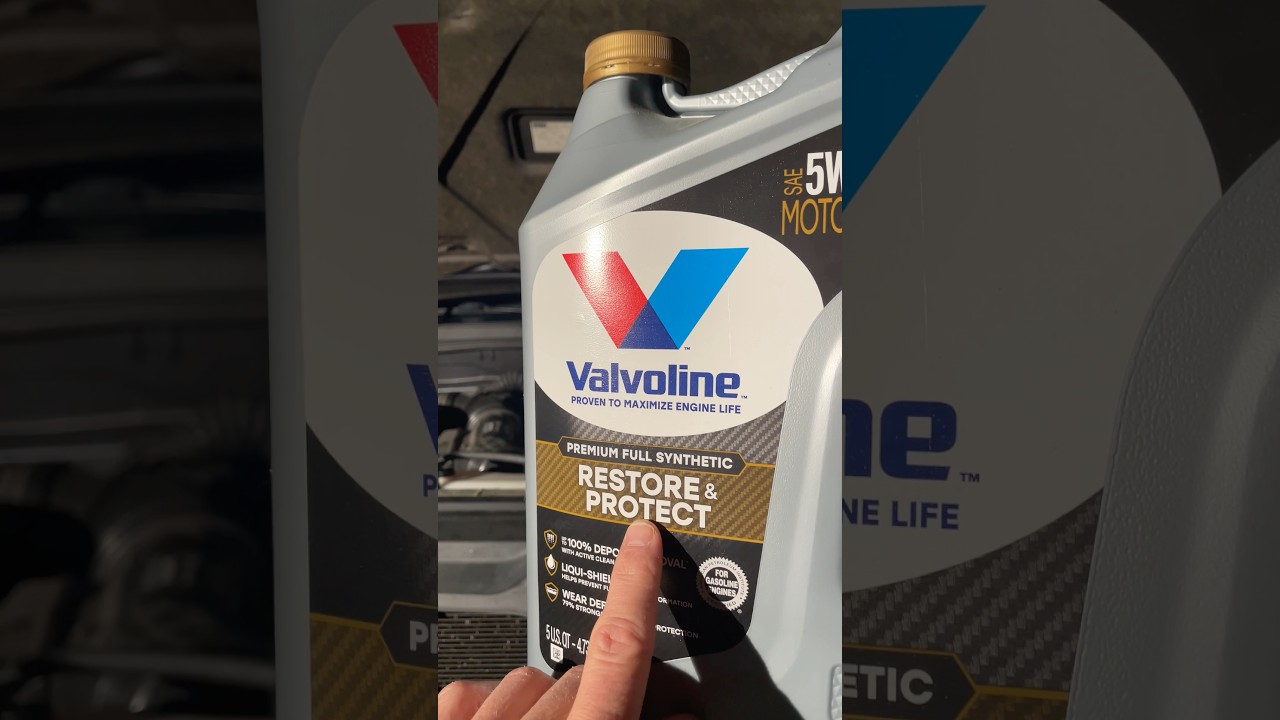 Why Is Valvoline RESTORE And PROTECT Turning Red?? #automotive #oil #oilChange