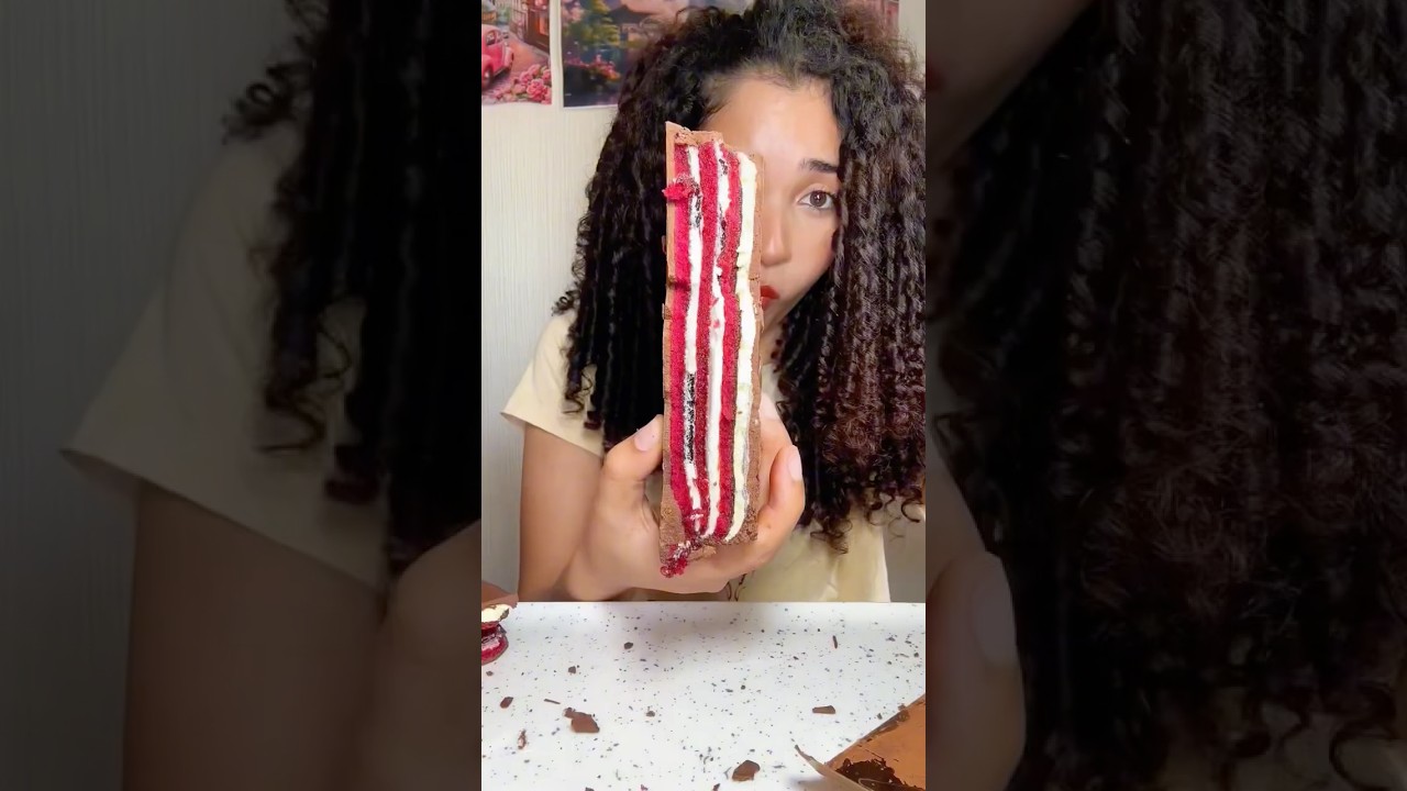 Turkish chocolate red velvet cake 🍰 😋