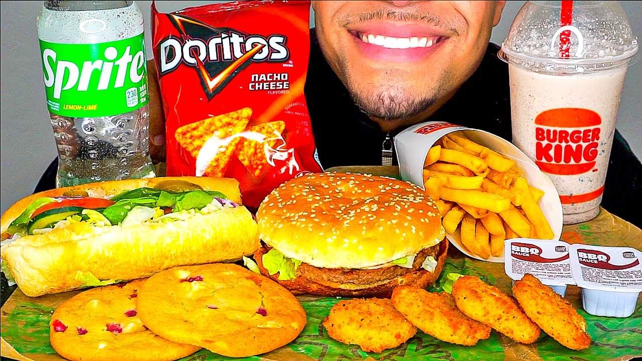 ASMR BURGER KING VS SUBWAY CHALLENGE WHOPPER CHEESEBURGER NUGGETS JERRY MUKBANG EATING SOUND COMMERC