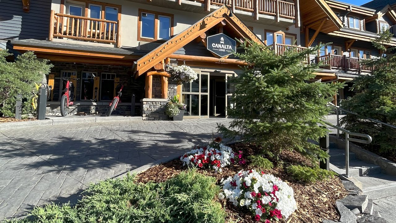 Canalta Lodge Full Hotel Review | Banff Alberta | Outdoor Spa |