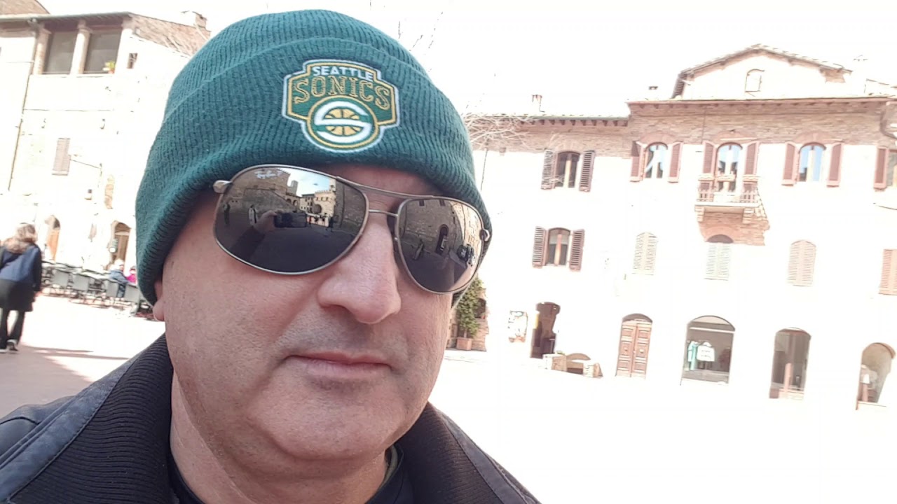Piazza Della Cisterna- San Gimignano