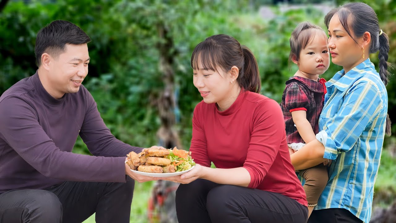 Family Love in Every Roll: Wife Cooks with Her Daughter While Husband Heads to the Market