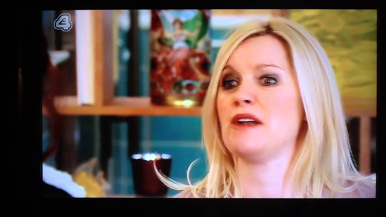 Hollyoaks - Porsche attacks Diane