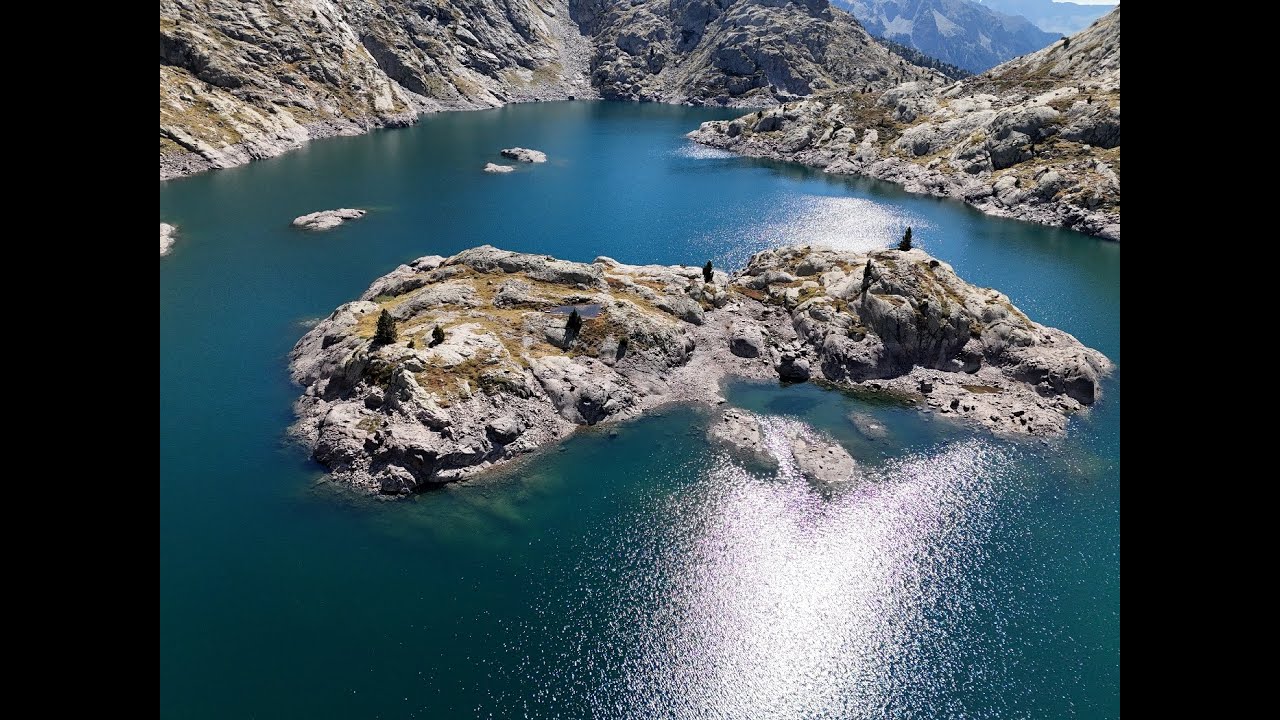 Pyrénées Espagnoles : Pic Musales -  Garmo Negro  -Lacs Azules de Bachimaña -  Arco de Piedrafita