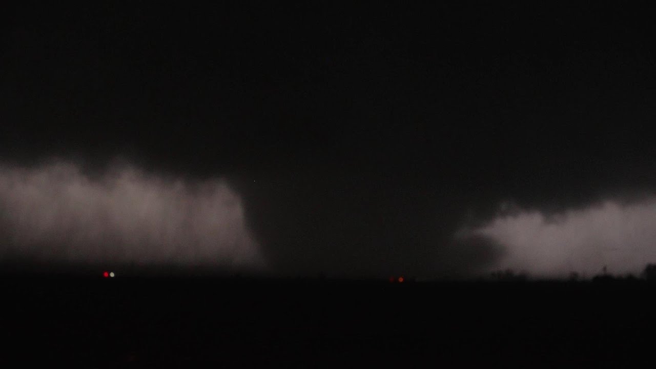 12-10-2021 Hayti, MO - Massive Wedge Tornado CLOSE Range - Semi Rolled on I55