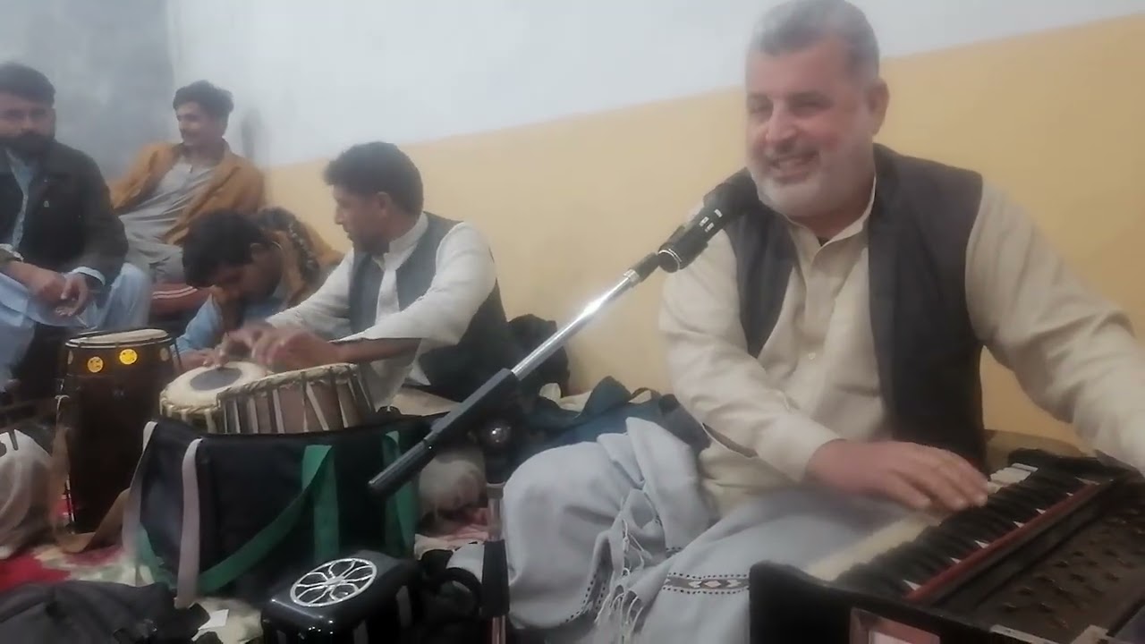 Mung Sara Da Sro Sharabo Sakalo Ropy Charta Di. Muqadar Bacha 