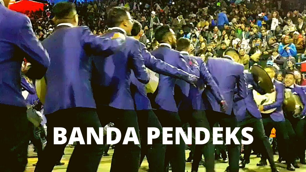 BANDA PENDEKS 2021 (AMAME) CARNAVAL DE ORURO 🎶CANTANDO Y BAILANDO en las Graderias🎶