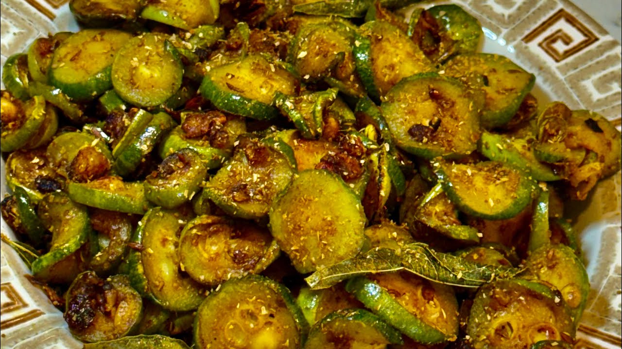 parwal ki sabji no onion no tomato/ सूकी परवलची भाजी 