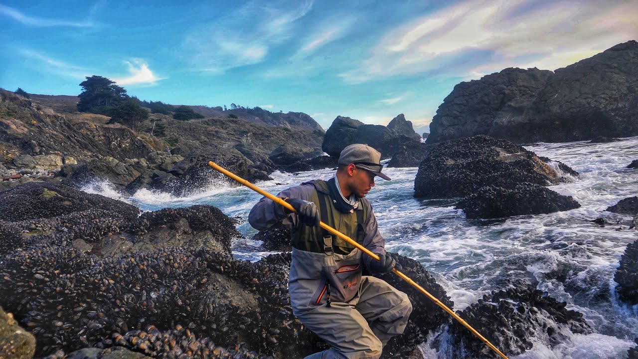 Solo For Food On a Rocky Beach 'Til Sunset - Tidepools, Poke Pole, Crabbing, Waves