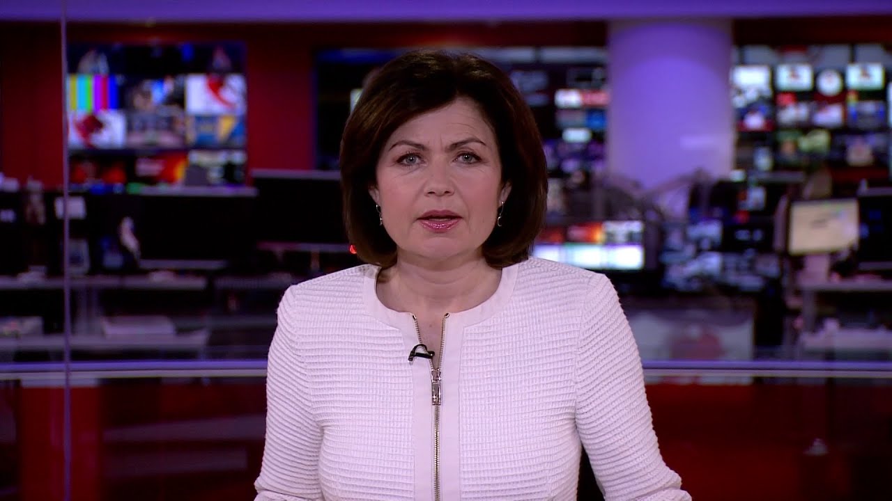 BBC News at Ten (Headlines + Intro - 10/3/22) [1080p50]