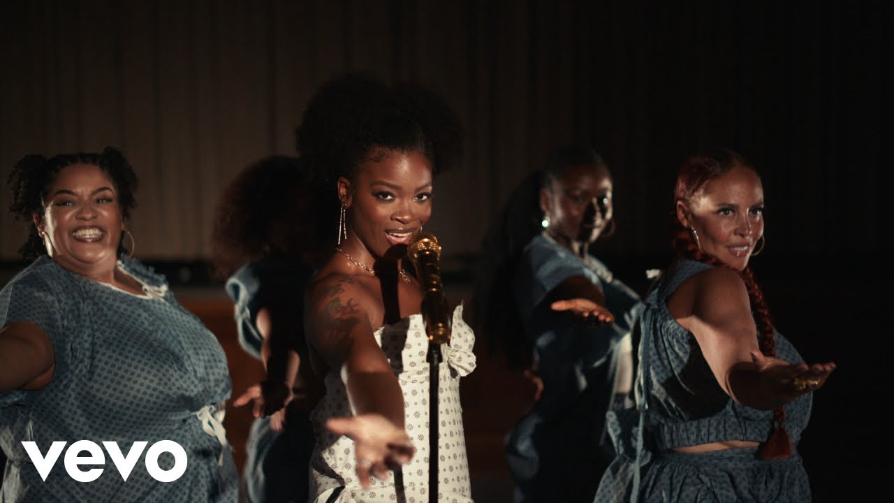 Ari Lennox - Smoke (Official Music Video)