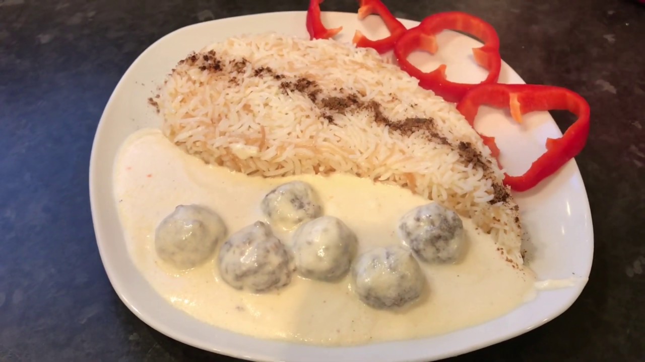 داوود باشا باللبن والطحينة( كفتة بالزبادي ) وجبة  لذيذة وشهية بطريقة سريعة
Meatballs with yoghurt 😋