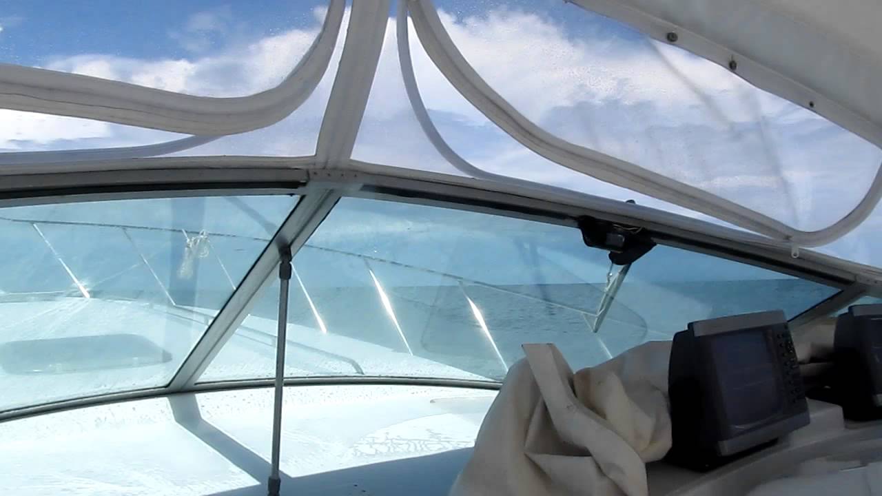 Cruising the 43 Wellcraft Portofino 1990 with 1 World Yachts