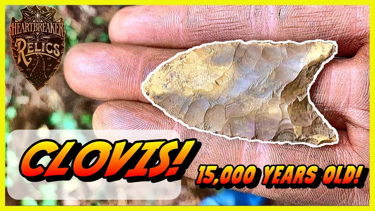 Мужчина нашёл артефакт возрастом 15 000 лет, выкопав яму и просеяв землю! — Охота за наконечникам...