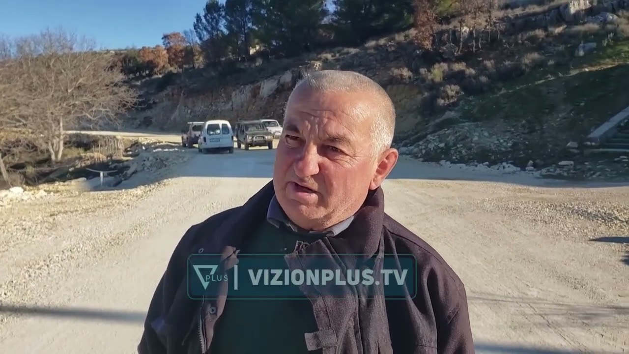 Banorët protestojnë për rrugën në Poliçan, dhjetëra familje kërkojnë ndërhyrjen e bashkisë