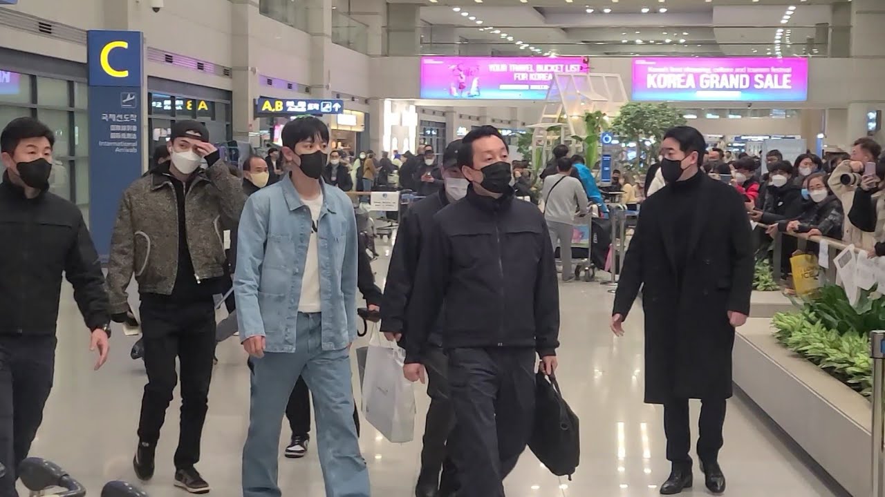EXO ChanYEOL and Sehun | Airport Arrival from Jakarta