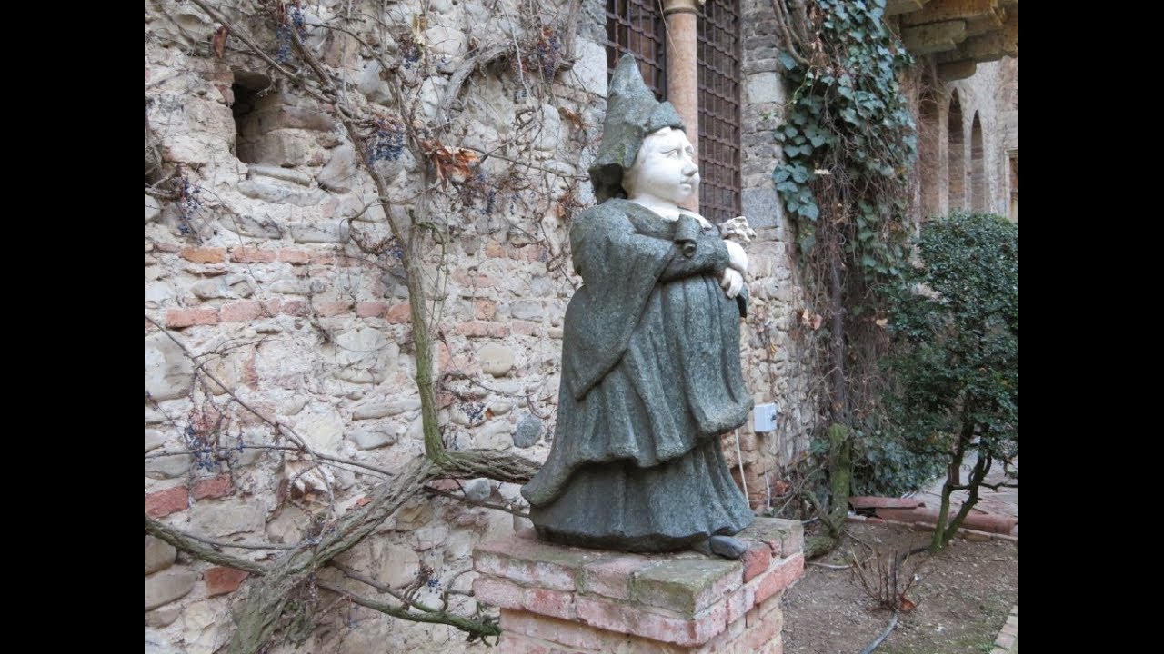 Grazzano Visconti: il borgo, il castello e il fantasma di Aloisa