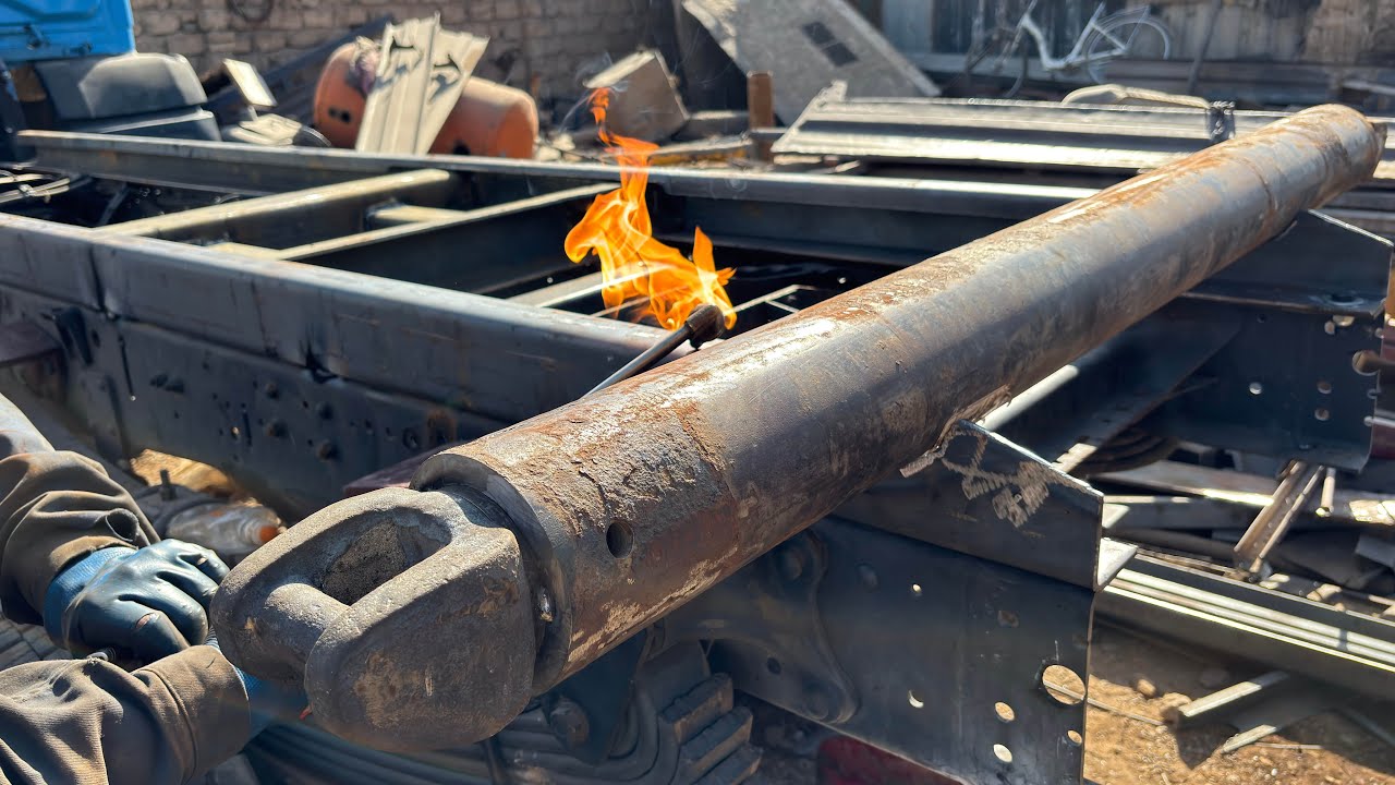 Rebuilding the Rear Drum of a Dump Truck | Fabrication on the Main Axle