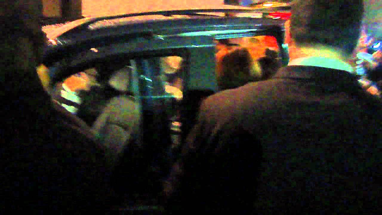 SHINee Leaving the Odeon (SHINee In London).MP4