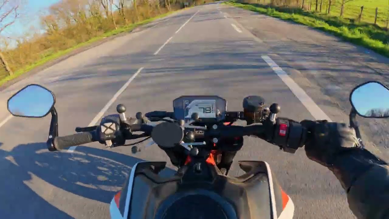 [RAW MOTO] Golden hour ride