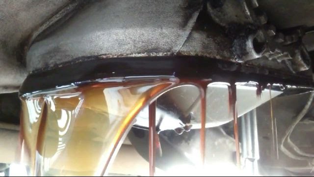 Как заменить трансмиссионную жидкость в Chevrolet Chevy