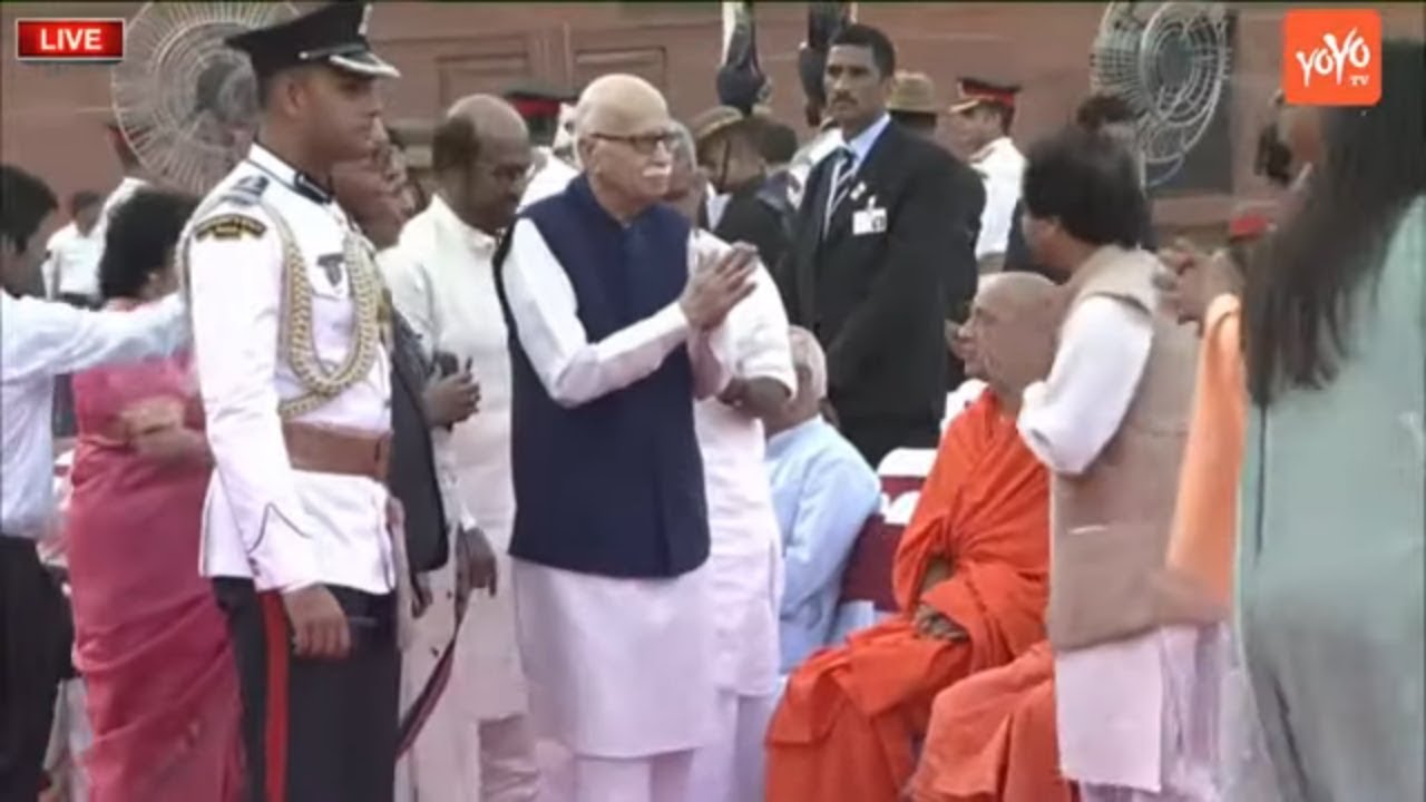L. K. Advani Attend PM Modi's Swearing-in Ceremony | YOYO TV Kannada