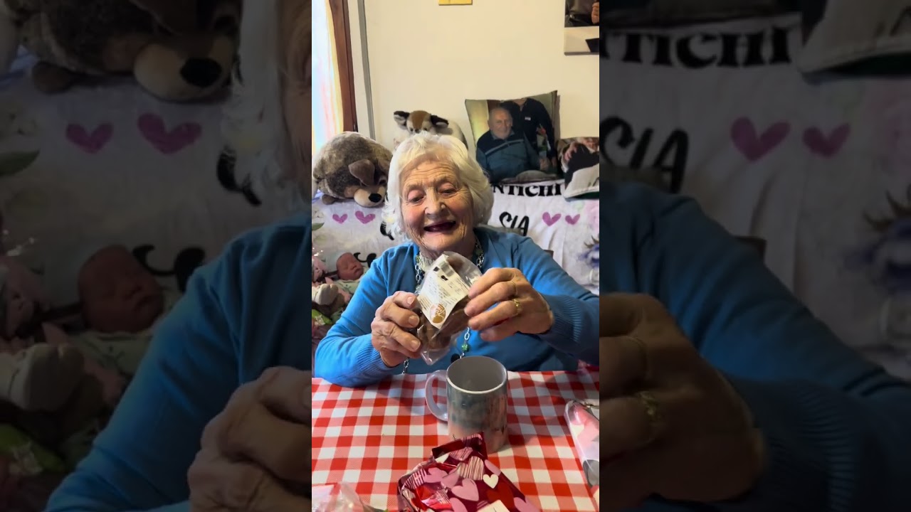 Tante cose buone da mangiare e tante belle cartoline