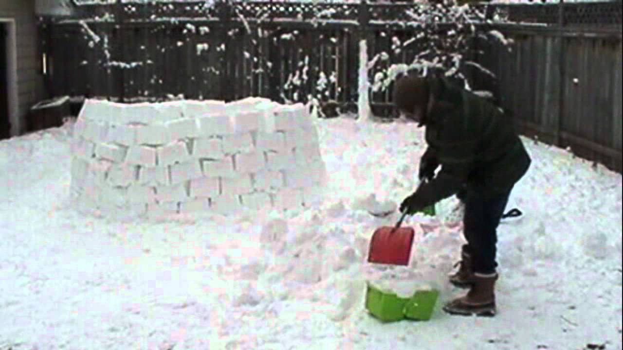 Building a Backyard IGLOO - Time Lapse