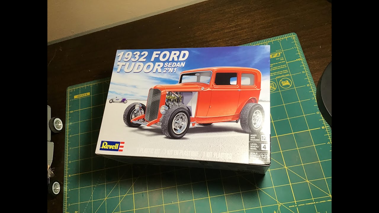 Revell '32 Ford Tudor Sedan Unboxing