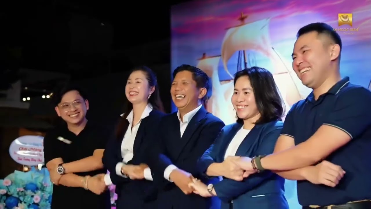 NHÌN LẠI HÀNH TRÌNH 5 NĂM