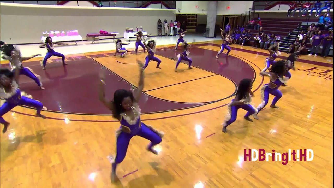 Dancing Dolls VS. Purple Diamonds Fast Stand