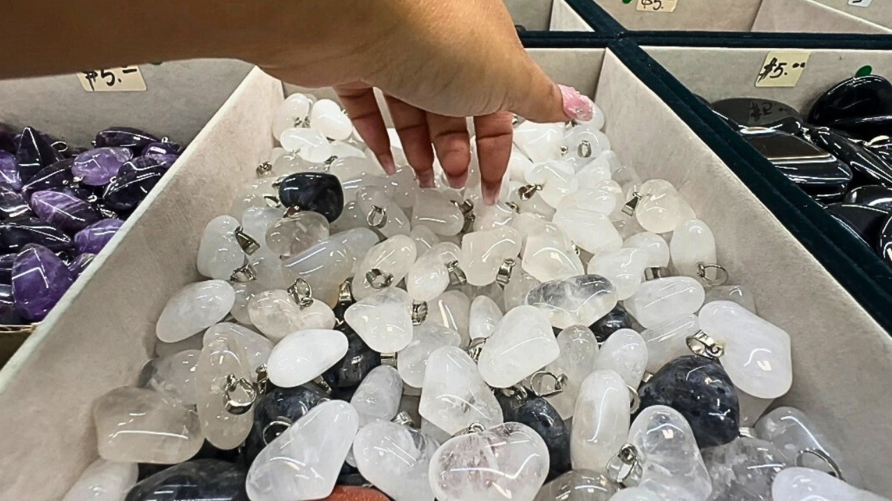 ASMR Crystals & Gemstones Scratching + Playing Around | Clicky Beads, Glass Stones (No Talking)