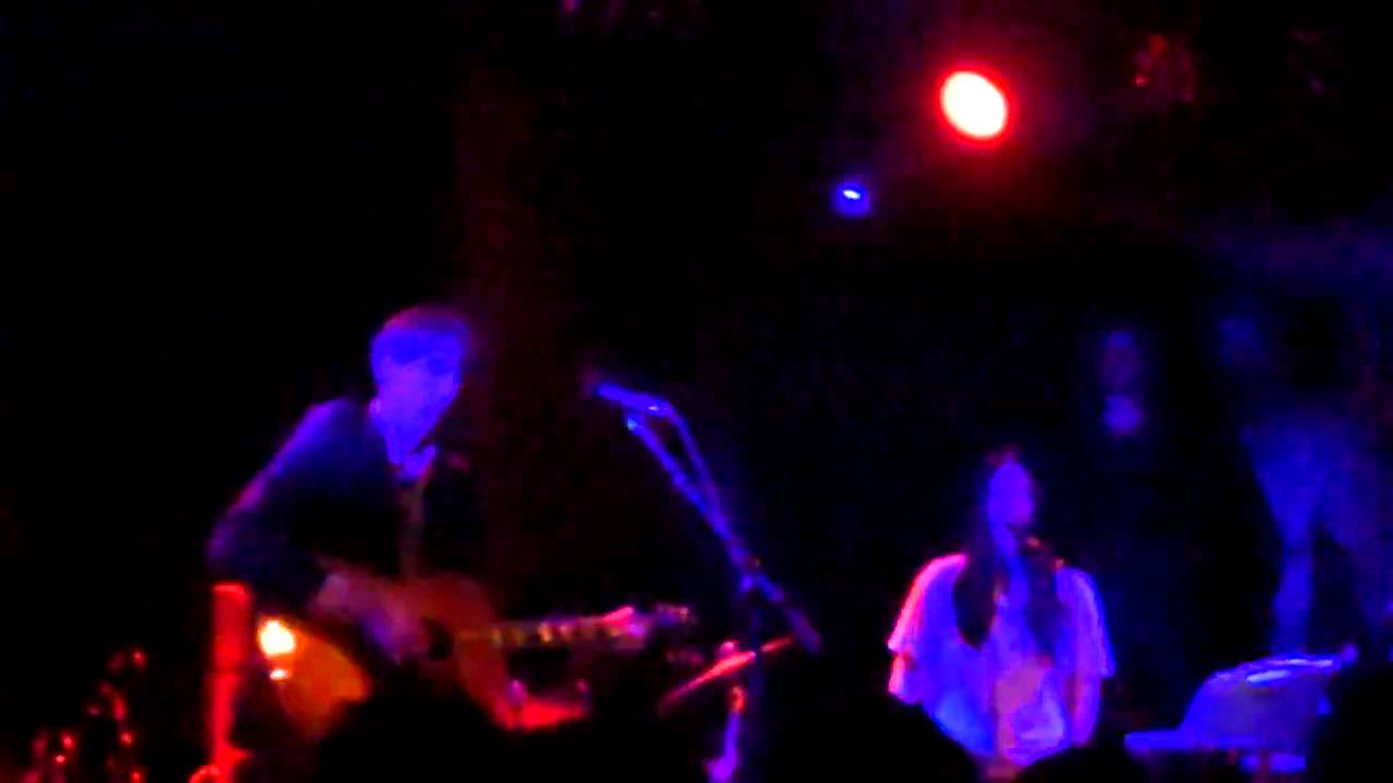Atlas Sound & Trish Keenan of Broadcast - Walkabout @ The Troubador 11/04/09