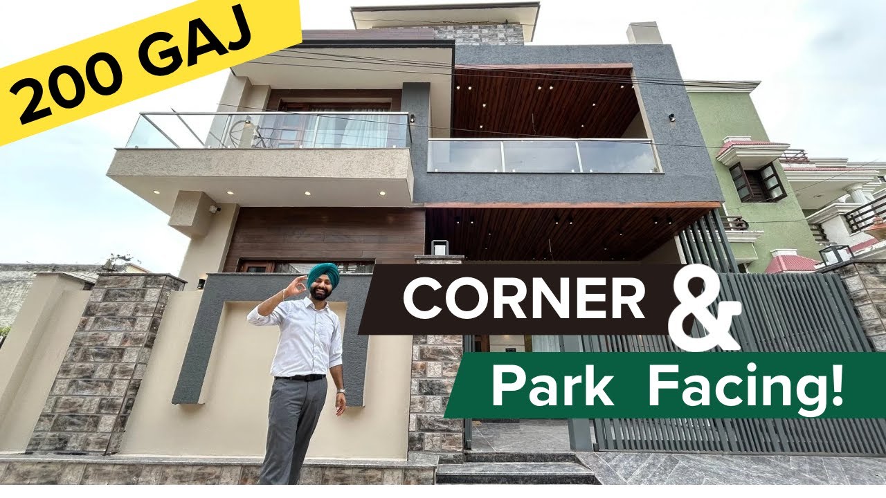Corner 200 Gaj Park Facing Duplex House For Sale ! Sector 125, Mohali