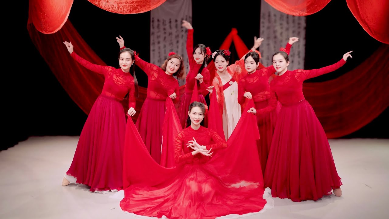 Múa “Quẻ Bói” - lớp cô Trang Chjk Pog - Trang Chích Bông