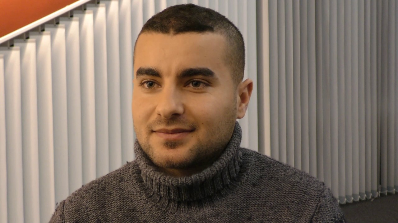 Ayman studiert Orientalistik - Berufseinstieg f&uuml;r Fl&uuml;chtlinge
