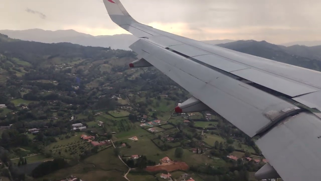 Aterrizaje con fuerte tormenta y turbulencia en el aeropuerto de Rionegro (Medellín) 4K
