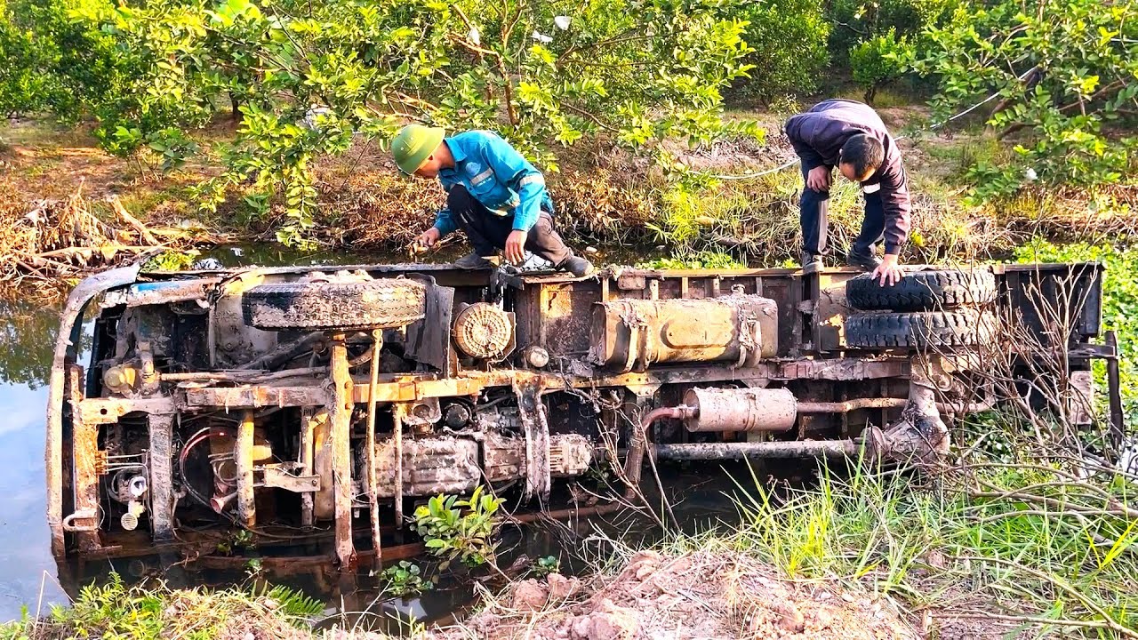 💡 Genius Boy Completely Restored KIA - K250L Truck That Was Submerged In The River For Any Years