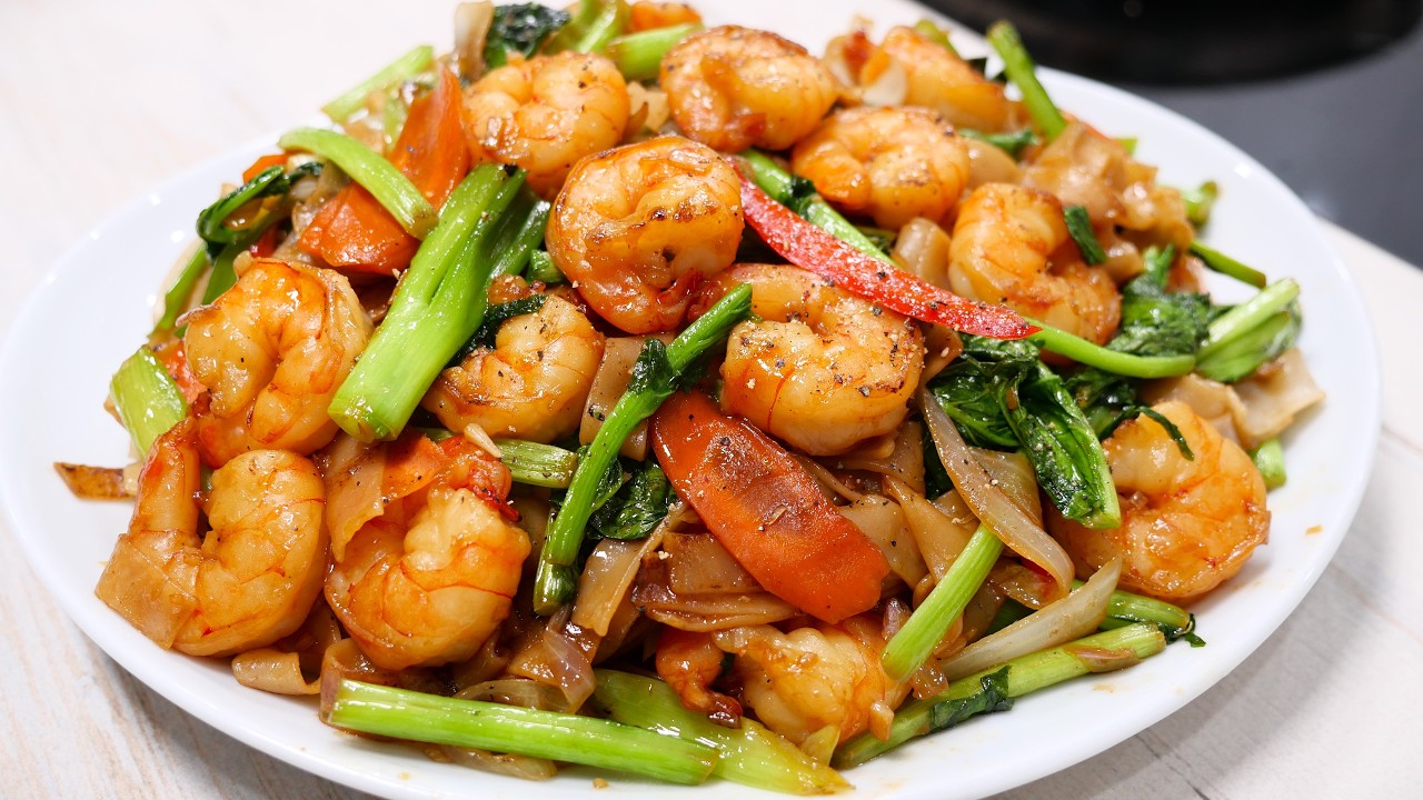 Phở Xào Tôm Không Cần Nhiều Dầu Mềm Thơm Ngon không Nát, Phở Áp Chảo Không dính Chùm by Vanh Khuyen