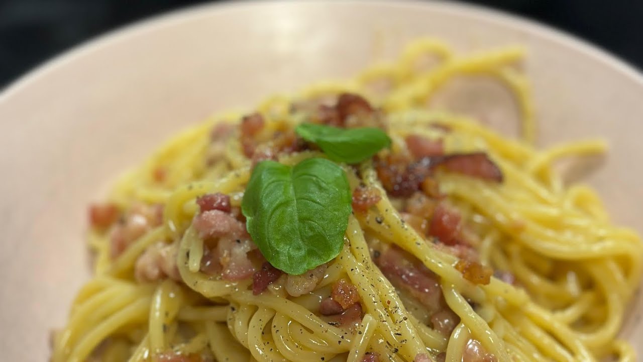 Carbonara nicht ganz klassisch, aber gut.