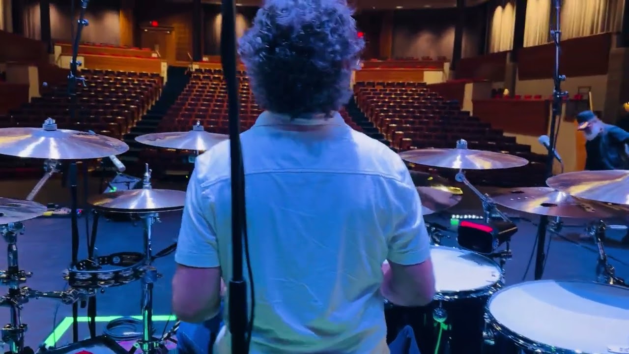 Nick D&rsquo;Virgilio - a little pre soundcheck drum jam - Mr Big &ldquo;The Big Finish&rdquo; tour