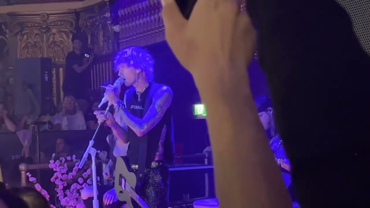 Machine Gun Kelly - Twin Flame - live at Pryzm London 2022