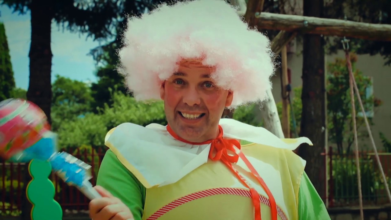 ZVEDAVKA A KÚZELNÍK - Maškrtník (officiálny videoklip)