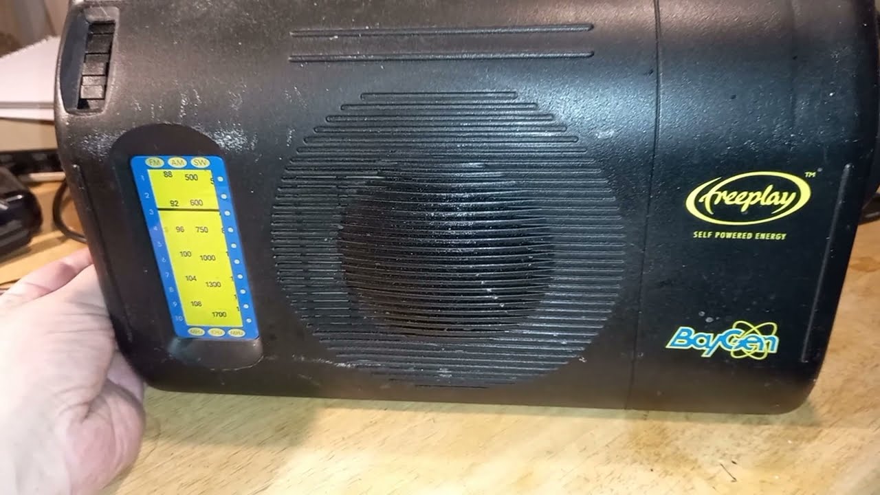 BayGen Freeplay Wind Up Radio